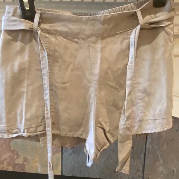 TOBI Shorts - Picture 2 of 4